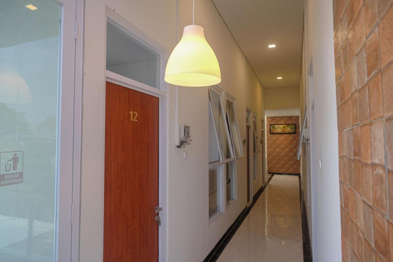 Hotel Reddoorz Syariah @ Tlogosari Semarang Alastuwo Exteriér fotografie