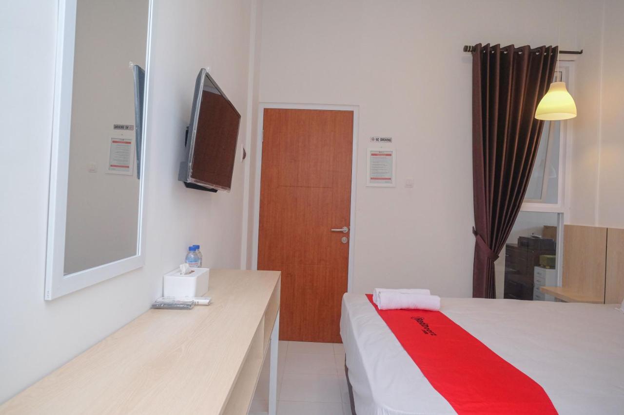 Hotel Reddoorz Syariah @ Tlogosari Semarang Alastuwo Exteriér fotografie