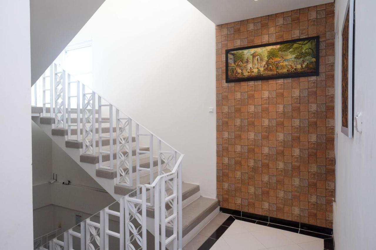Hotel Reddoorz Syariah @ Tlogosari Semarang Alastuwo Exteriér fotografie