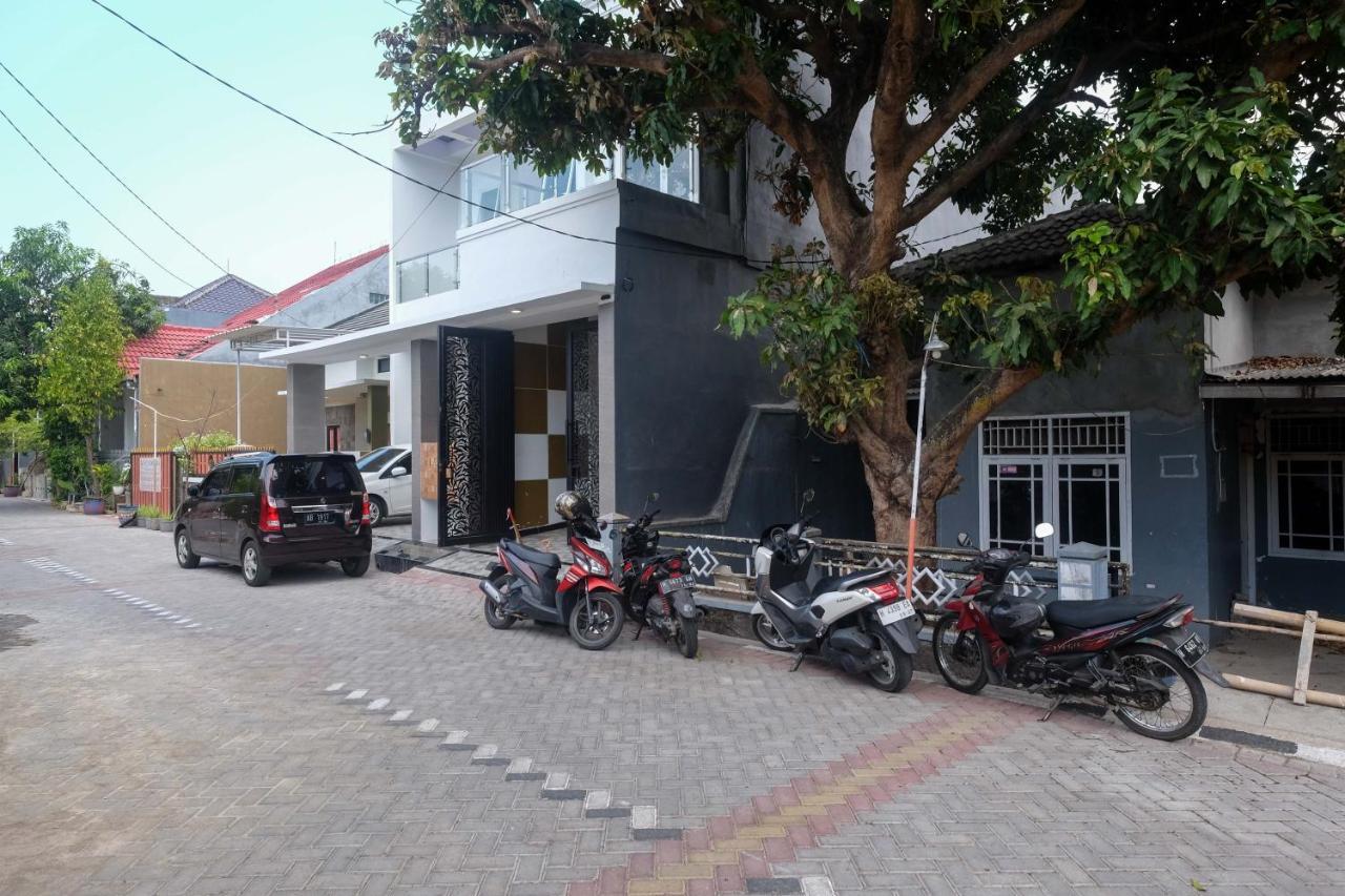 Hotel Reddoorz Syariah @ Tlogosari Semarang Alastuwo Exteriér fotografie