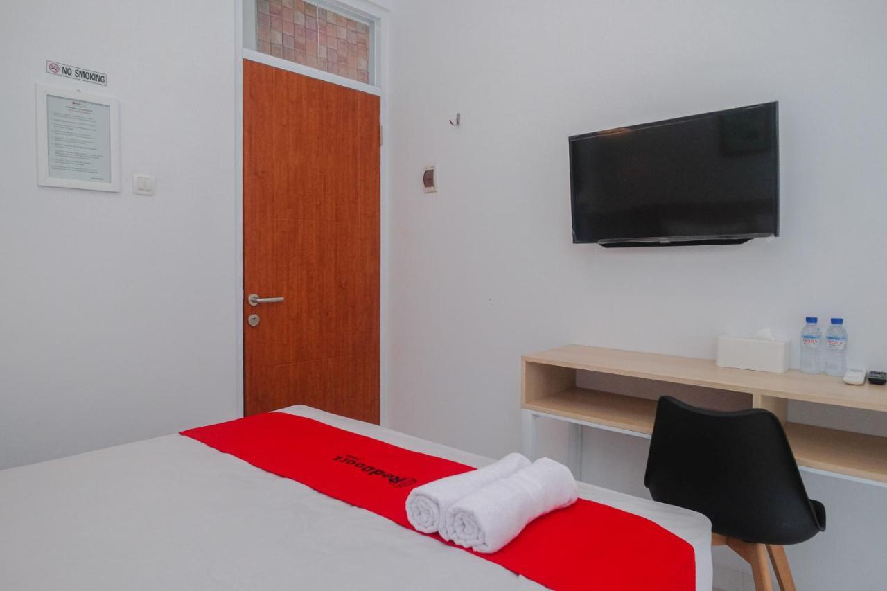 Hotel Reddoorz Syariah @ Tlogosari Semarang Alastuwo Exteriér fotografie