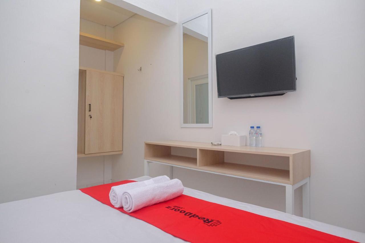 Hotel Reddoorz Syariah @ Tlogosari Semarang Alastuwo Exteriér fotografie