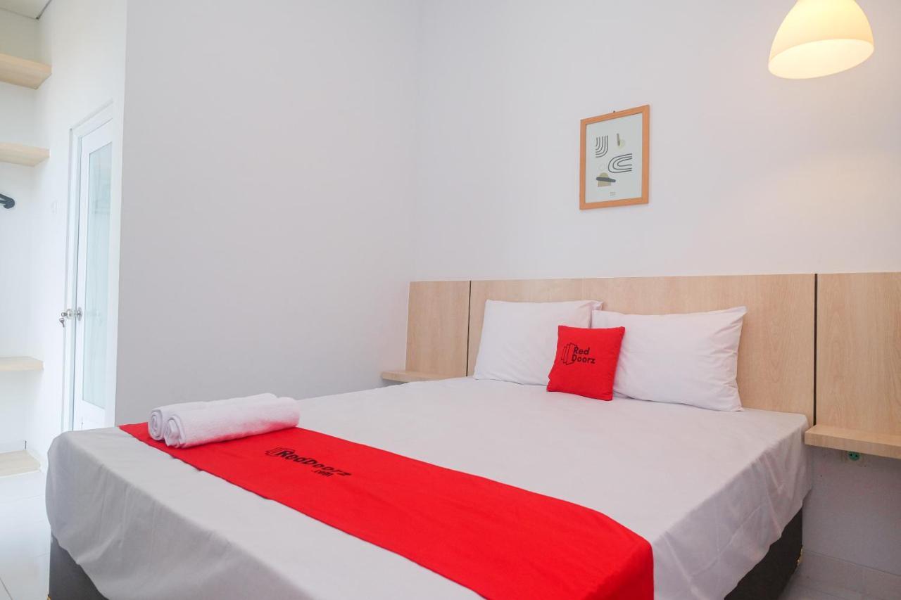 Hotel Reddoorz Syariah @ Tlogosari Semarang Alastuwo Exteriér fotografie